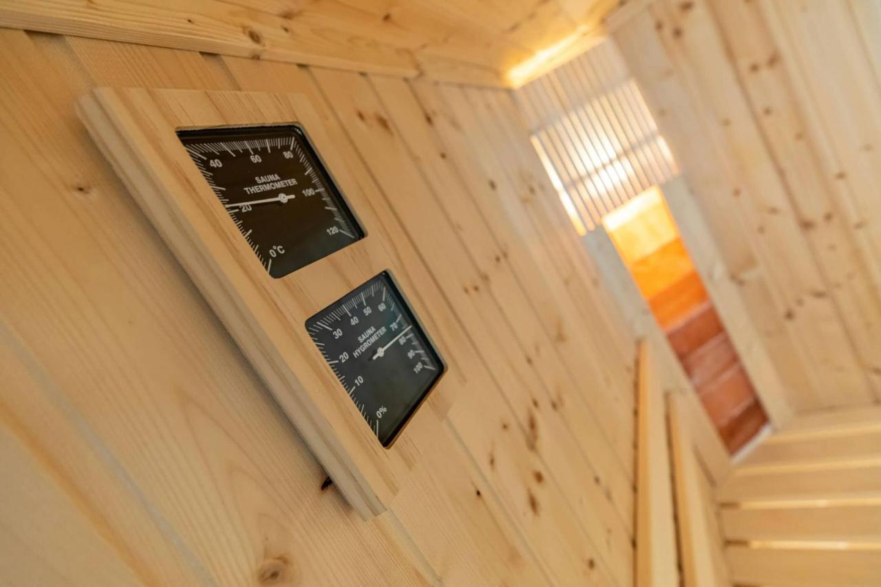 Aszuvilag Rezidencia With Sauna & Jacuzzi Legyesbenye Екстериор снимка