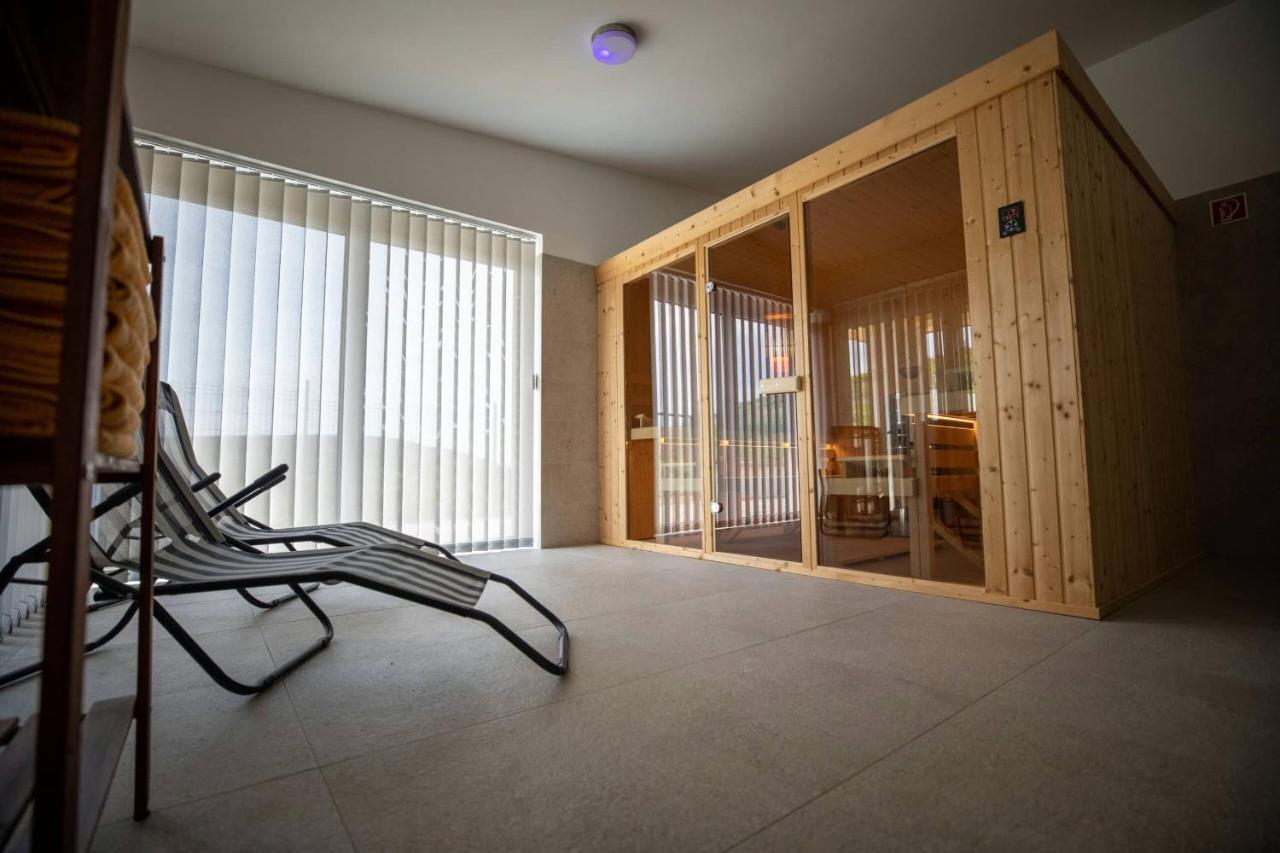 Aszuvilag Rezidencia With Sauna & Jacuzzi Legyesbenye Екстериор снимка