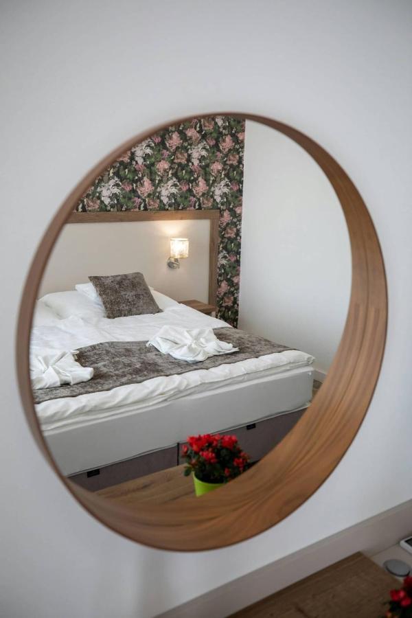Aszuvilag Rezidencia With Sauna & Jacuzzi Legyesbenye Екстериор снимка